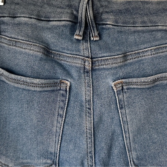 GOOD AMERICAN Good Legs High Rise Distressed Jeans - Picture 13 of 14